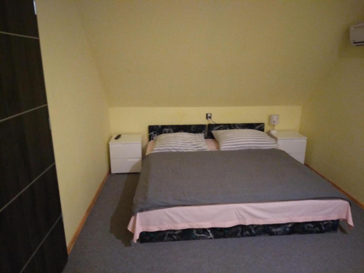Pipacsos Vendeghazak Apartment