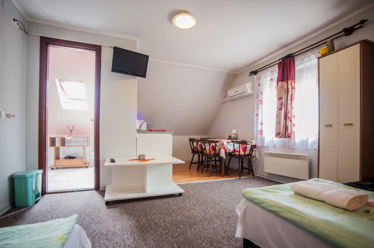 Pipacsos Vendeghazak Apartment
