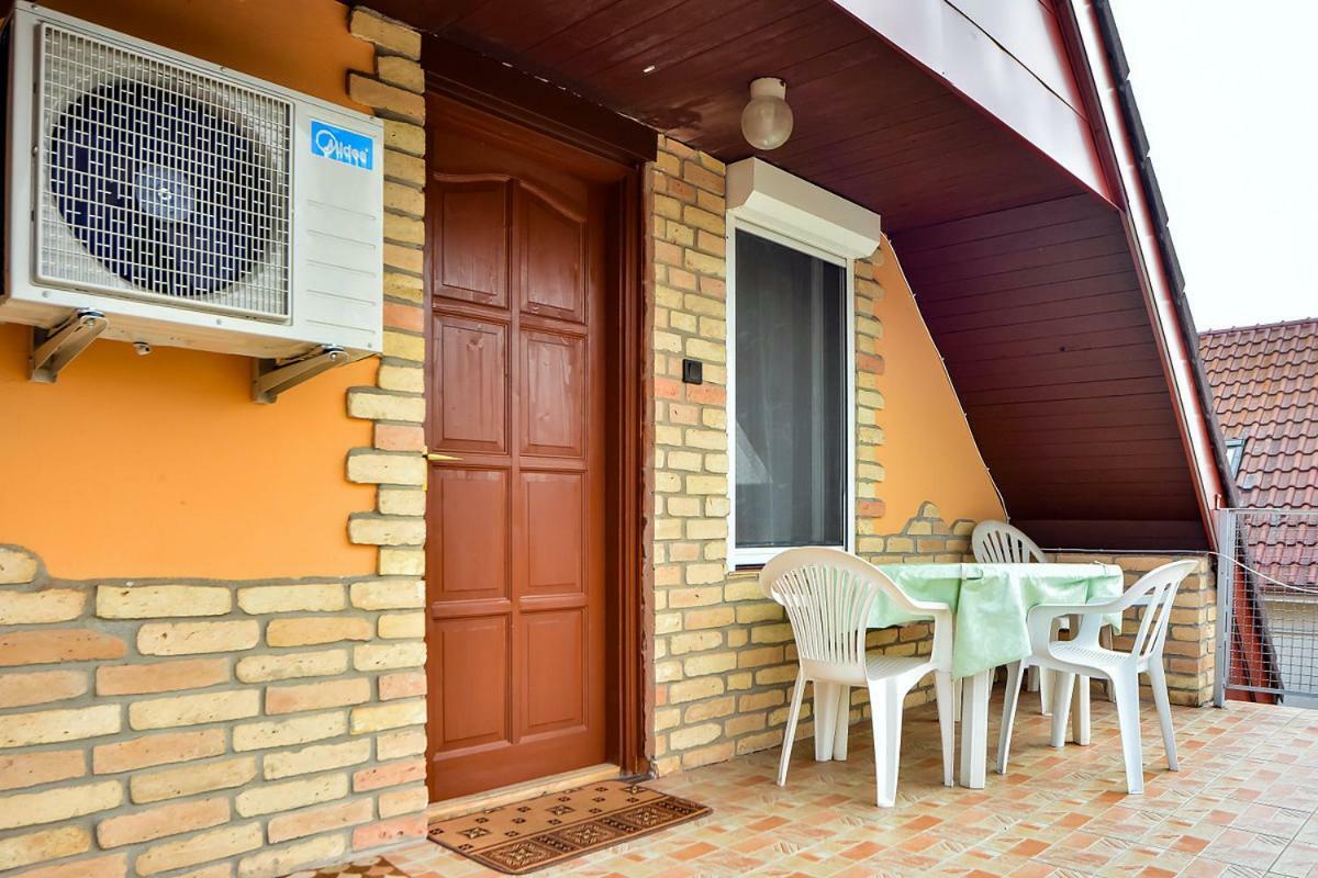 Pipacsos Vendeghazak Apartment